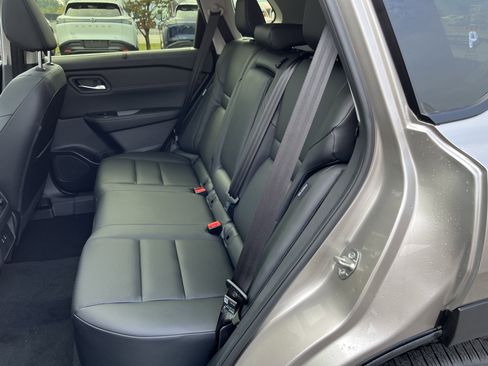 New 2026 Nissan Rogue SV w/ SV Premium Package image 15