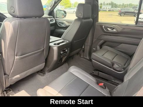 Used 2022 Chevrolet Tahoe Z71 w/ Luxury Package AWD/4WD image 9