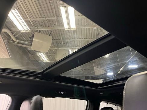 Used 2025 Chrysler Pacifica Limited w/ Trailer Tow Group image 14