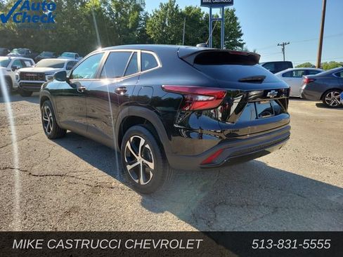 Used 2025 Chevrolet Trax RS w/ Driver Confidence Package FWD image 3