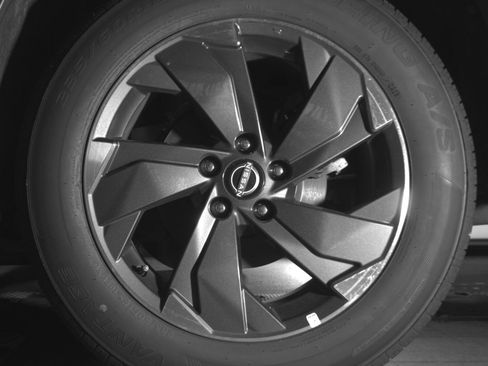 Used 2025 Nissan Rogue SV image 14