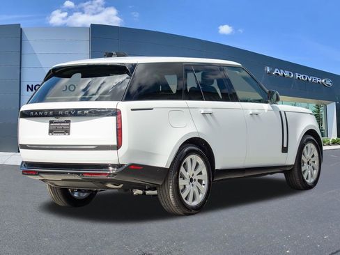 New 2026 Land Rover Range Rover SE image 4