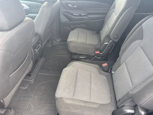 Used 2022 Chevrolet Traverse LT w/ LPO, Floor Liner Package AWD/4WD image 32