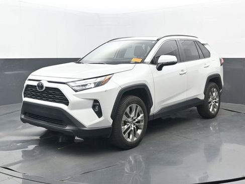 Used 2023 Toyota RAV4 XLE Premium AWD/4WD image 8