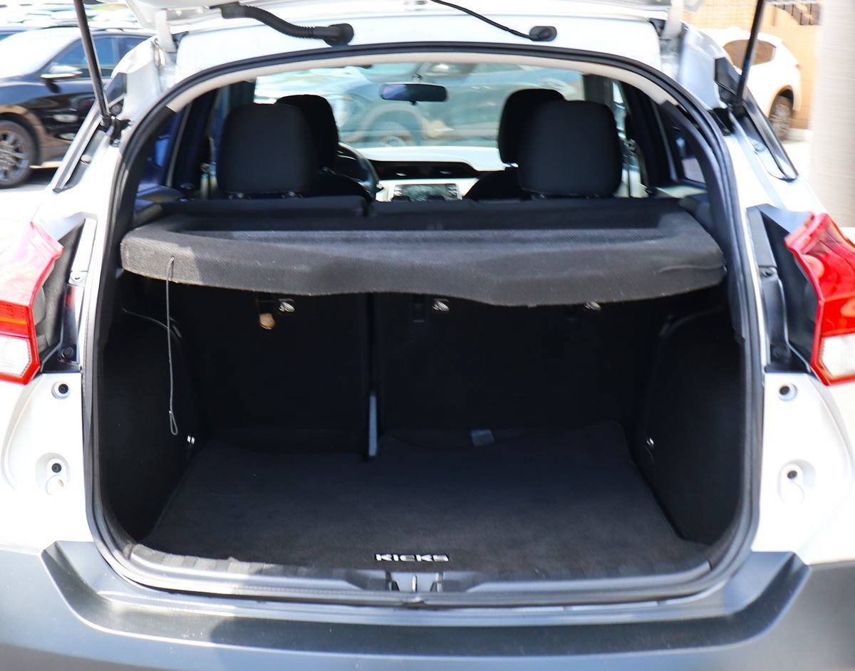 Used 2018 Nissan Kicks SV FWD image 25