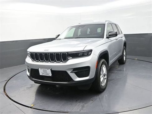 New 2025 Jeep Grand Cherokee Laredo X w/ Luxury Tech Group I image 3