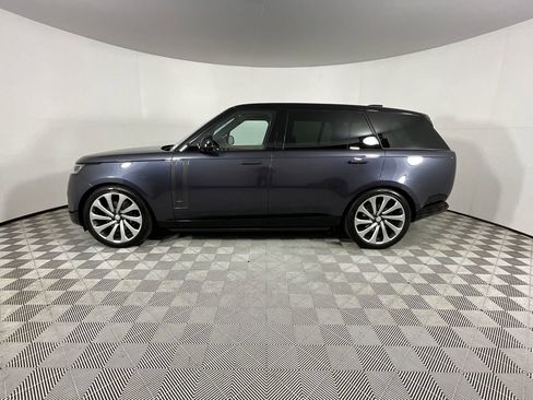 Used 2025 Land Rover Range Rover Long Wheelbase SE image 2