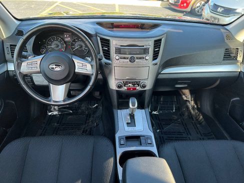 Used 2010 Subaru Outback 2.5i Premium AWD/4WD image 30