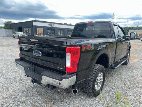 Used 2017 Ford F250 XLT w/ XLT Premium Package AWD/4WD image 6