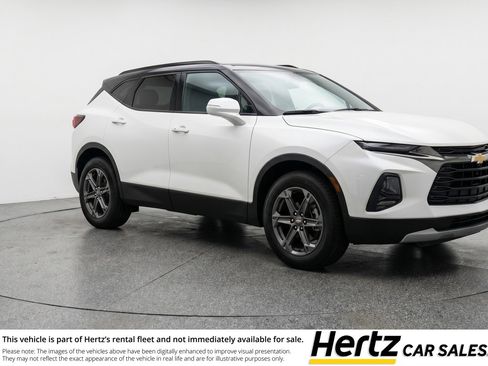 Used 2025 Chevrolet Blazer LT image 1