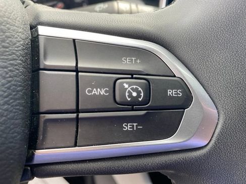Used 2024 Jeep Compass Latitude w/ Altitude Special Edition AWD/4WD image 19