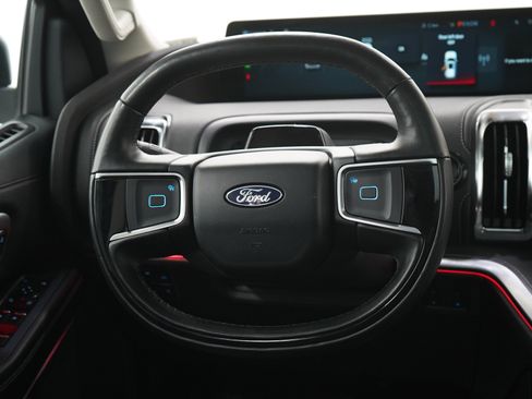 Used 2025 Ford Expedition Platinum AWD/4WD image 23