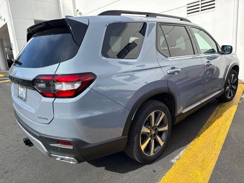 Used 2025 Honda Pilot Elite image 4