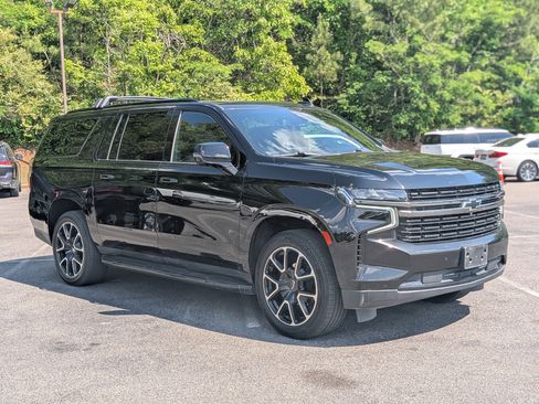 Used 2021 Chevrolet Suburban RST w/ Luxury Package RWD image 11