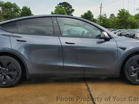Used 2023 Tesla Model Y AWD image 7