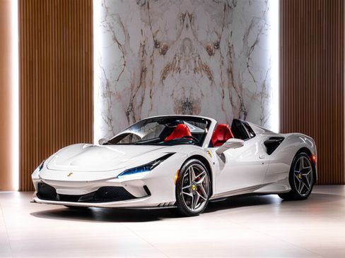Used 2021 Ferrari F8 Tributo RWD image 1