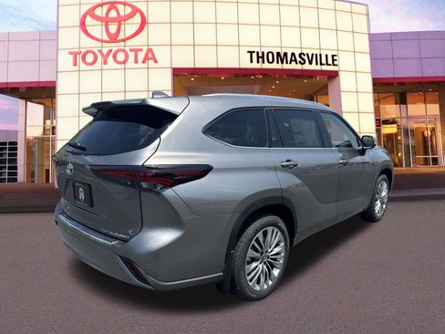 New 2026 Toyota Highlander Platinum AWD/4WD image 5