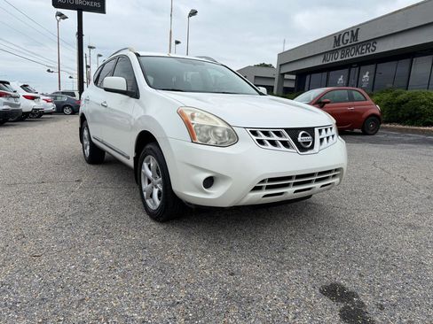 Used 2011 Nissan Rogue SV FWD image 2