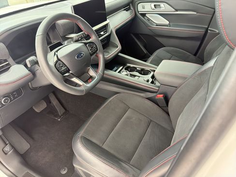 Used 2025 Ford Explorer ST AWD/4WD image 22