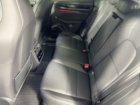 Used 2025 Porsche Macan 4S Electric image 15