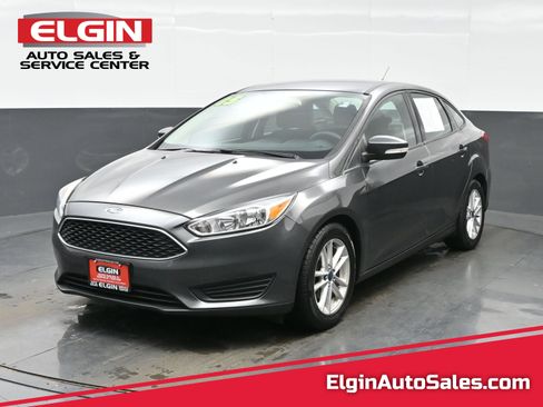 Used 2015 Ford Focus SE image 1