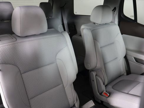 Used 2023 GMC Acadia SLE w/ Driver Convenience Package FWD image 36