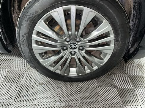 Used 2021 Toyota Venza XLE w/ Softex Package image 10