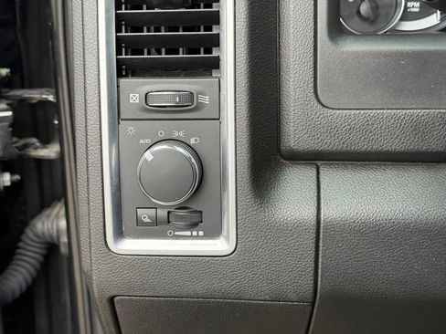 Used 2022 RAM 1500 Classic Warlock w/ Electronics Group AWD/4WD image 18