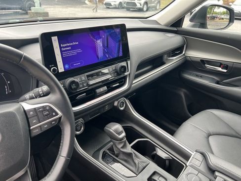 Used 2025 Toyota Grand Highlander FWD image 15