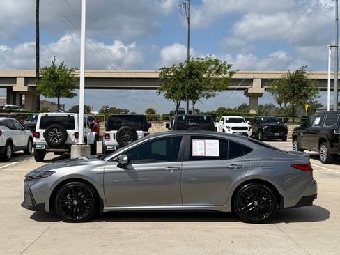 Used 2026 Toyota Camry SE w/ Convenience Package image 7