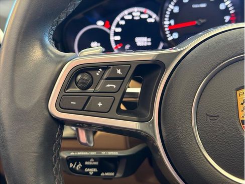 Used 2022 Porsche Cayenne Platinum Edition image 22