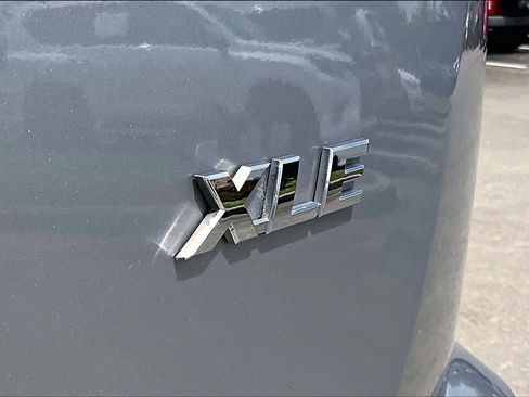 Used 2018 Toyota RAV4 XLE w/ Plus Extra Value Package image 9