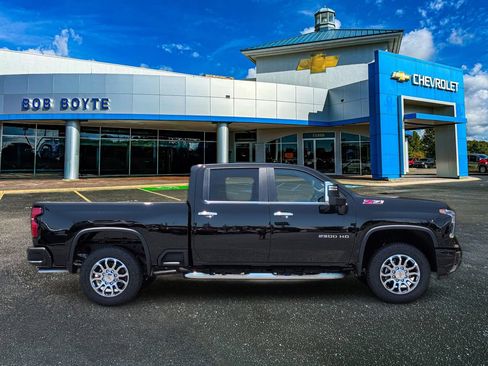 New 2026 Chevrolet Silverado 2500 LT w/ Z71 Chrome Sport Edition AWD/4WD image 8