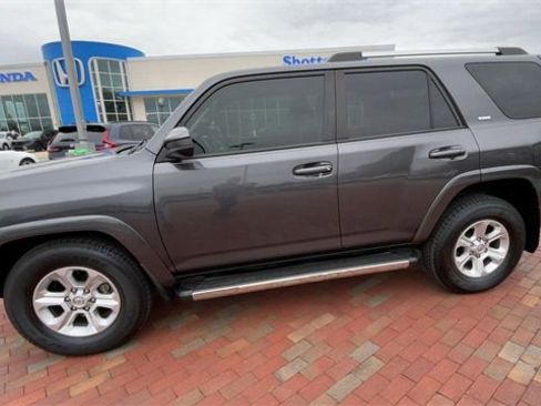 Used 2022 Toyota 4Runner SR5 image 6