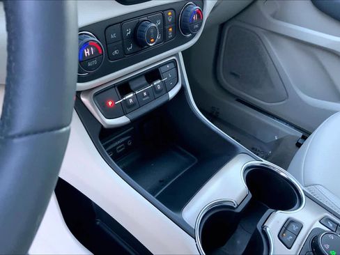 Used 2024 GMC Terrain Denali w/ Denali Premium Package image 16