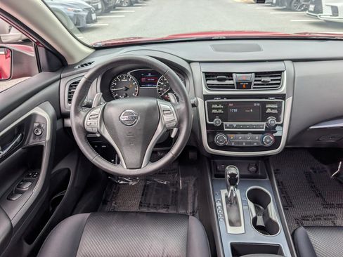 Used 2018 Nissan Altima 2.5 SR FWD image 16