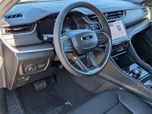 New 2025 Jeep Grand Cherokee Limited w/ Black Appearance Package image 10