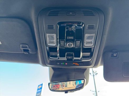 Used 2025 Cadillac Escalade V image 36