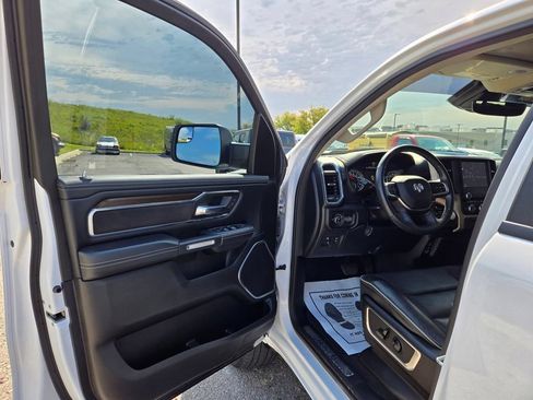 Used 2022 RAM 1500 Laramie AWD/4WD image 12