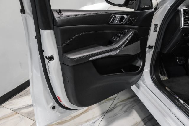 Used 2020 BMW X5 M50i AWD/4WD image 38