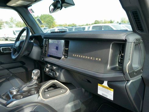 New 2025 Ford Bronco Badlands image 10