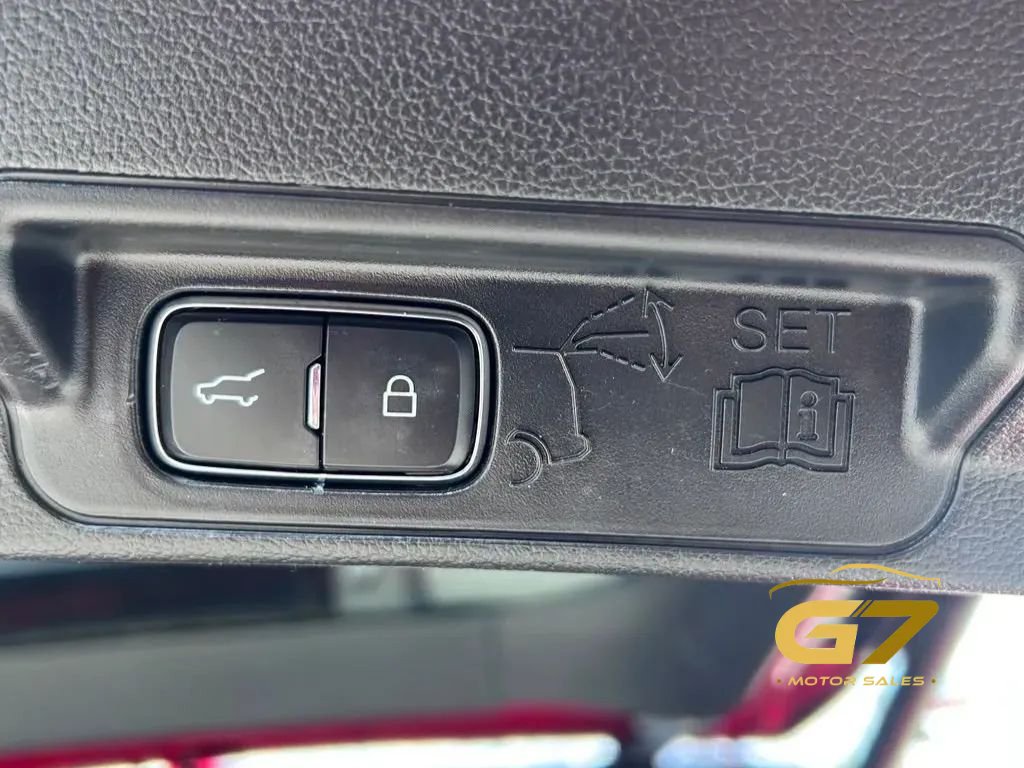 Used 2020 Ford Explorer Limited RWD image 32