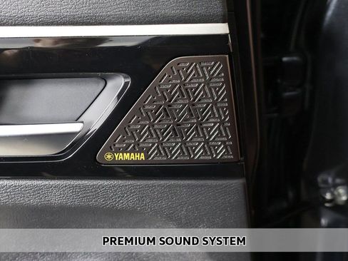 New 2025 Mitsubishi Outlander SEL image 5