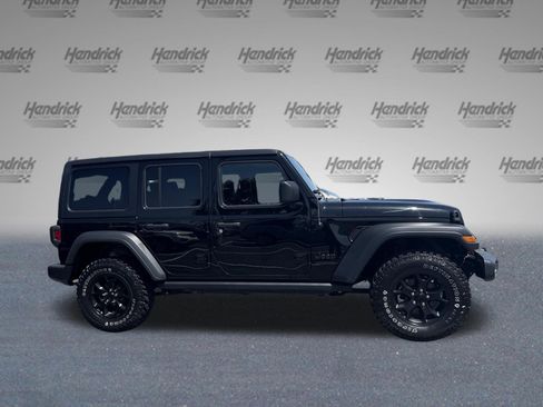 Used 2022 Jeep Wrangler Unlimited Sport AWD/4WD image 9