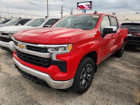 Used 2023 Chevrolet Silverado 1500 LT image 3