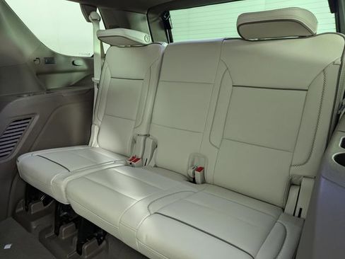 Used 2025 GMC Yukon Denali w/ Sun & Power Step Package image 18