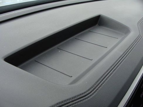 Used 2018 Volkswagen Atlas SE image 34