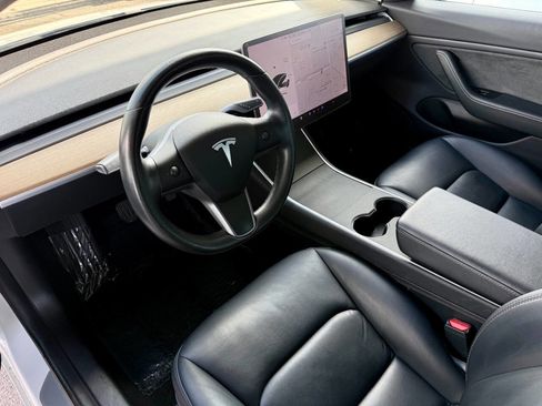 Used 2019 Tesla Model 3 Standard Range Plus image 7