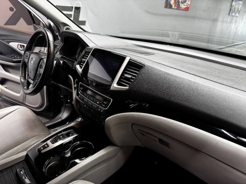 Used 2017 Honda Pilot Touring image 52