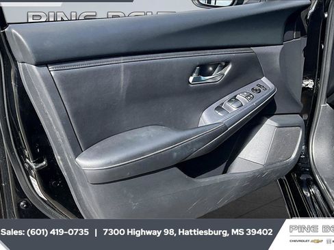 Used 2024 Nissan Sentra SV FWD image 17